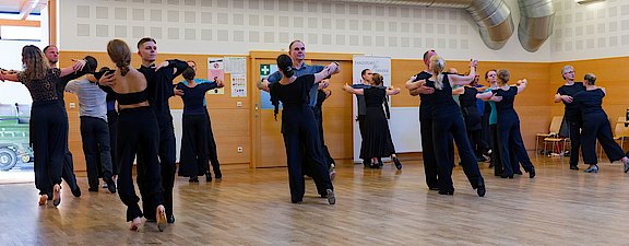 D40A2656-cut.jpg 